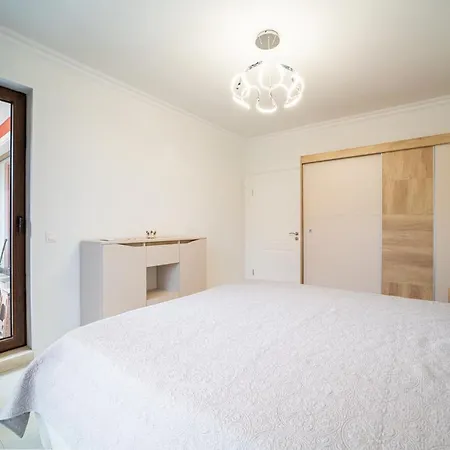 Grand Karavel Top Center Lux *